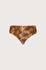Calzón de bikini intermedio con faja fruncida Kileya, con diseño de estampado animal print de serpiente en tonos marrones y dorados.