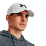 Gorra Under Armour negra con logo blanco bordado en el frente.