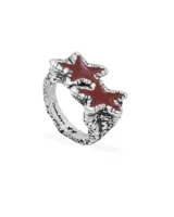 Anillo de plata con dos estrellas rojas esmaltadas, de la marca Two Jeys.