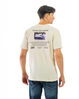Remera celeste de manga corta en 100% algodón, con cuello en V y estampa frontal temática.