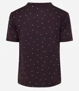 Blusa de pijama de manga corta y cuello redondo, de color marrón oscuro con estampado integral de pequeños corazones blancos. Confeccionada en tejido peach touch de poliéster y elastano.