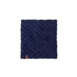 Cuello tejido de punto con diseño de trenzas en color azul marino, forrado internamente con material polar para mayor abrigo.