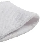 Par de muñequeras Adidas de tenis, color blanco con logo bordado en negro.