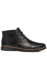 Bota baja de cuero marrón para hombre, con cordones y suela de goma.