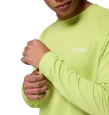 Remera de manga larga Columbia PFG Solar Stream LS color verde lima, confeccionada con tecnología Omni-Wick y Omni-Shade para protección solar y absorción de humedad. Cuenta con cuello redondo y el logo de la marca estampado en el pecho.
