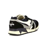 Championes Diadora Heritage Italia, color azul marino y negro con detalles en gris y blanco.