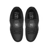 Championes Etnies Faze negros con suela marrón.