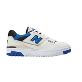 Championes urbanos New Balance modelo 550, color blanco con detalles en azul y negro.