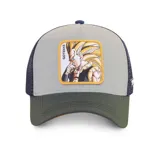 Gorra tipo trucker con panel frontal gris, visera verde oliva y malla trasera azul oscuro. Presenta un parche bordado en el frente con la imagen del personaje Gotenks de Dragon Ball Z.