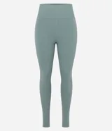 Pantalón legging deportivo Get Over de color verde menta, confeccionado en microfibra liviana, con cintura alta y pretina ancha acanalada, de diseño ajustado al cuerpo.