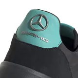 Championes Adidas Bareeda Decode Mercedes-AMG Petronas Formula One Team, color negro con detalles en verde agua y las tres tiras características de Adidas en los laterales.