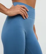 Legging deportiva Get Over de tiro alto, confeccionada en poliamida seamless con diseño ajustado al cuerpo y acabado liso.