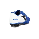 Championes de fútbol Diadora Striker II MD, color azul con detalles en blanco y negro.