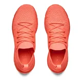 Championes de running Under Armour modelo HOVR Phantom 2, color naranja vibrante. Confeccionados con tecnología UA IntelliKnit para mayor transpirabilidad y elasticidad, cuentan con amortiguación reactiva UA HOVR, panel moldeado en el mediopié y suela de goma con textura de tacos para mayor tracción.