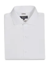 Camisa de manga larga color blanco de la marca RKF, modelo Wortravel. Cuenta con cuello italiano, cierre frontal de botones y un sutil logo bordado en el pecho.