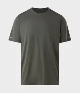 Remera de hombre Get Over, modelo Regular Dry de manga corta y cuello redondo, confeccionada en poliamida con tecnología de secado rápido y aplicaciones reflectivas.