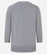 Blusa color gris topo con escote en V y mangas 3/4.