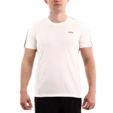 Remera deportiva Diadora color crema, de manga corta con tiras laterales estampadas en las mangas y logo de la marca bordado en el pecho.