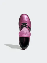 Zapatillas Adidas Samba LT color rosa metalizado con detalles en negro.