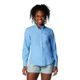 Camisa de manga larga Columbia, diseñada para actividades al aire libre, con cuello abotonado, cierre frontal de botones y bolsillo pequeño en el pecho. Cuenta con tecnología de protección solar y ventilación.
