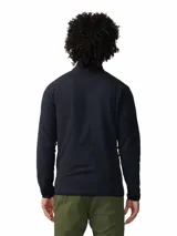 Campera polar con cierre frontal completo, cuello alto y mangas raglán. Cuenta con dos bolsillos laterales con cierre y logo de la marca bordado en el pecho.