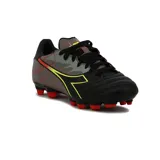 Championes de fútbol Diadora Champion, color negro con detalles en gris, rojo y amarillo.