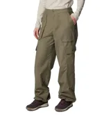 Pantalón cargo color verde militar, de corte holgado, con cintura parcialmente elástica, bolsillos laterales tipo cargo con solapa, bolsillos traseros y puños ajustables.