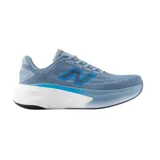 Championes de running New Balance Fresh Foam More v6, color celeste con entresuela blanca y detalles en azul oscuro. Presentan capellada de malla técnica transpirable y amortiguación de alto rendimiento.
