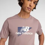 Remera manga corta color marrón claro con logo de New Balance estampado en el pecho.