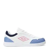 Championes Umbro de estilo urbano, color blanco con detalles en azul y logo lateral en rosado. Presentan cierre con cordones y suela plana de goma.