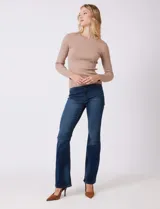 Buzo de tejido acanalado, con cuello redondo y mangas largas, de calce ajustado al cuerpo.