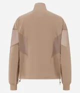 Campera deportiva rompevientos Get Over color bordó con cuello alto, cierre frontal y mangas largas. Cuenta con recortes de tul respirable en las mangas y cintura ajustable.