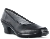 Zapato de vestir tipo pump, color negro, con taco bajo y plataforma integrada. Diseño de punta redondeada y estilo ergonómico, ideal para uso prolongado.