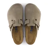 Zueco Birkenstock modelo Boston SFB LEVE, color taupe, con plantilla suave y horma estrecha.