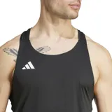 Musculosa de running negra con logo Adidas estampado en blanco en el pecho. Corte ajustado, cuello redondo y espalda deportiva. Confeccionada con tejido transpirable AEROREADY 100% poliéster reciclado.