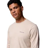 Remera de manga larga Columbia, color beige, con cuello redondo y logo de la marca estampado en el pecho.
