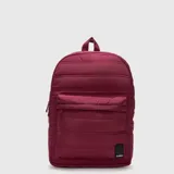 Mochila de diseño acolchado con acabado mate, compartimento principal con cierre, bolsillo frontal con cierre y correas acolchadas ajustables. Incluye compartimento interno para laptop de hasta 15 pulgadas y logo de la marca en la parte inferior.