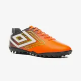 Championes de fútbol 5 Umbro Reflect F5 color celeste con detalles en amarillo y fucsia. Presentan el logo de Umbro en el lateral y suela de goma con tapones.