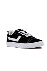 Championes deportivos Pony modelo Garden-B, color negro con detalles en blanco, incluyendo la suela, los cordones y el logo lateral característico de la marca.