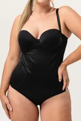 Body modelador reductor color piel, strapless, con aro y copa. Breteles regulables desmontables. Reforzado en zona abdominal para mayor contención. Broches en entrepierna con fundillo en algodón 100%.