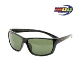 Lentes de sol MDQ, modelo Atan, con montura rectangular negra y lentes verdes.