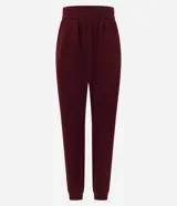 Pantalón jogger deportivo color bordó, con cintura elástica, bolsillos laterales y puños ajustados. Presenta recortes canelados en los laterales que aportan textura y diseño al modelo.