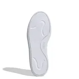Championes urbanos Adidas modelo Courtblock, de diseño minimalista en color blanco. Presentan el logo de la marca en la lengüeta y las icónicas tres bandas laterales en relieve. Cuentan con cierre de cordones, puntera perforada para mayor ventilación y suela de goma resistente.