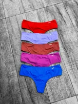 Pack de bombachas colaless de tiro alto en colores surtidos.