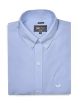 Camisa de manga larga RKF modelo Wf Pb, confeccionada en algodón color celeste con sutil patrón a cuadros. Cuenta con cuello abotonado, bolsillo en el pecho con logo bordado y cierre frontal de botones.