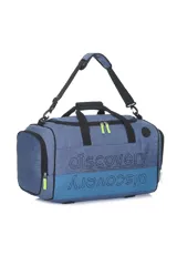 Bolso deportivo tipo duffel bag, color negro y gris, con correas de mano y correa ajustable para hombro. Presenta el texto "discovery" estampado en blanco en la parte superior y en espejo en la parte inferior sobre un panel gris.