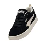 Championes urbanos Puma Park Lifestyle Raw, color negro con detalles en blanco. Capellada sintética resistente, plantilla SoftFoam+ con talón acolchado y suela de goma.