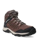 Botas de trekking Merrell color marrón, con detalles en negro y rosa. Cuentan con cordones, suela robusta y diseño de caña media.