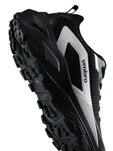 Championes de trekking Umbro Torren, color verde militar con suela negra y detalles en marrón. Presentan diseño técnico con cordones y capellada de malla transpirable.