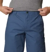 Short cargo de corte clásico con múltiples bolsillos funcionales, incluyendo bolsillos laterales, traseros y un bolsillo cargo lateral. Confeccionado en tejido resistente con elasticidad para mayor comodidad.